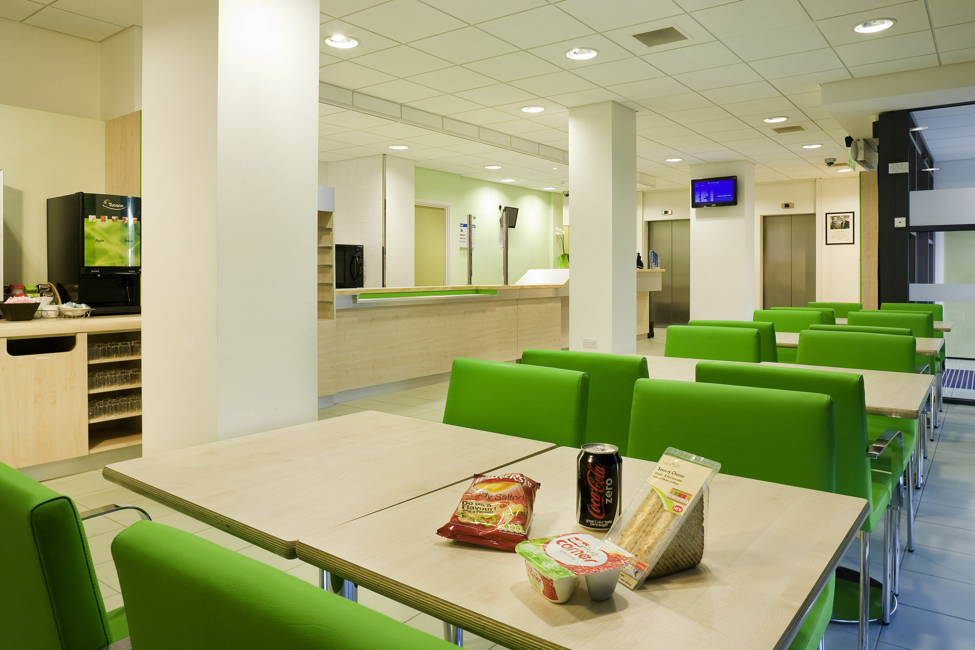 Ibis Budget Birmingham Airport Terminal Building - Nec Bickenhill Bagian luar foto