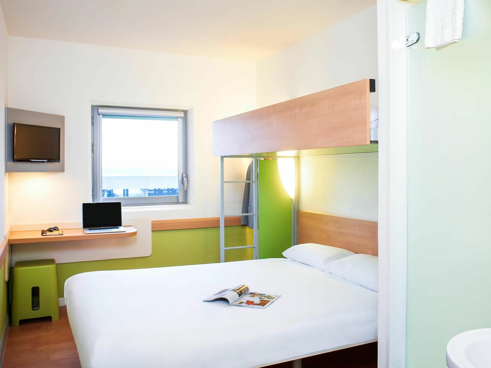 Ibis Budget Birmingham Airport Terminal Building - Nec Bickenhill Bagian luar foto